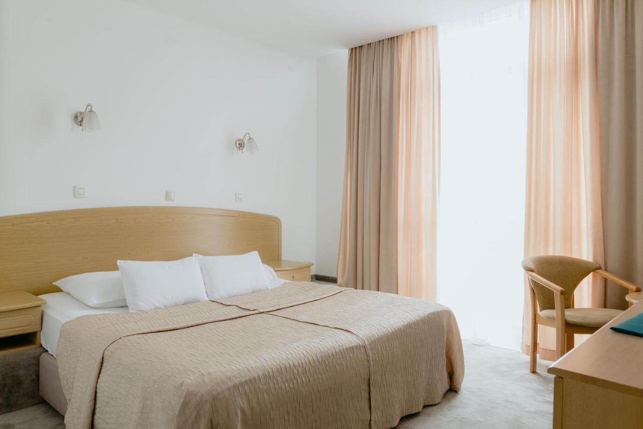 Hotel Silver Osijek Buitenkant foto