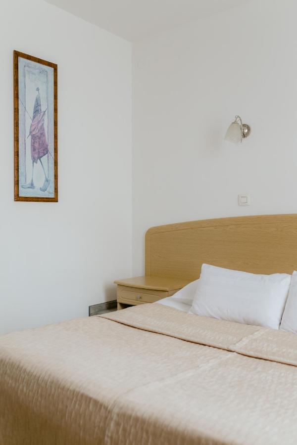 Hotel Silver Osijek Buitenkant foto