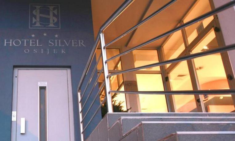 Hotel Silver Osijek Buitenkant foto
