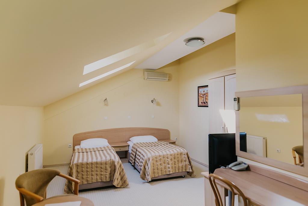 Hotel Silver Osijek Kamer foto
